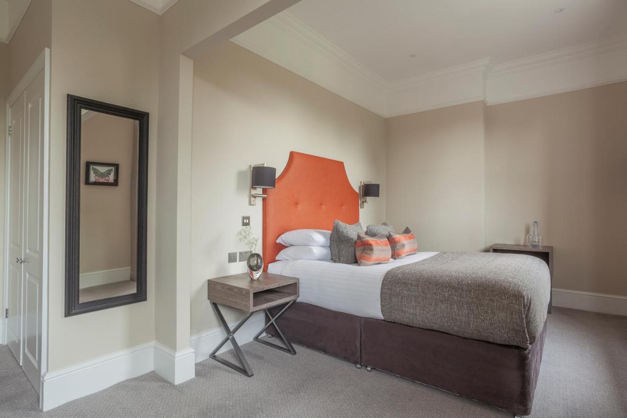 Oatlands Park Hotel Weybridge Eksteriør billede