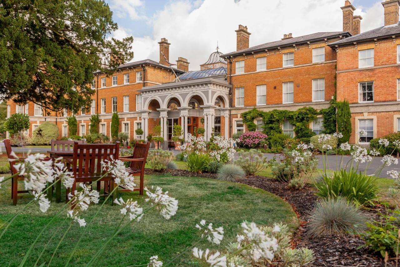 Oatlands Park Hotel Weybridge Eksteriør billede