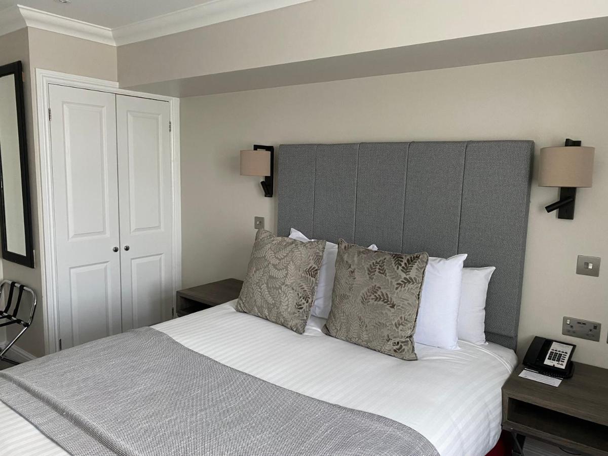Oatlands Park Hotel Weybridge Eksteriør billede