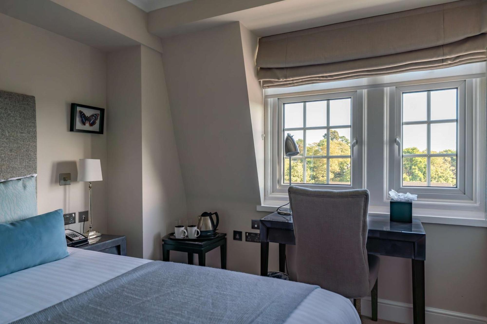 Oatlands Park Hotel Weybridge Eksteriør billede