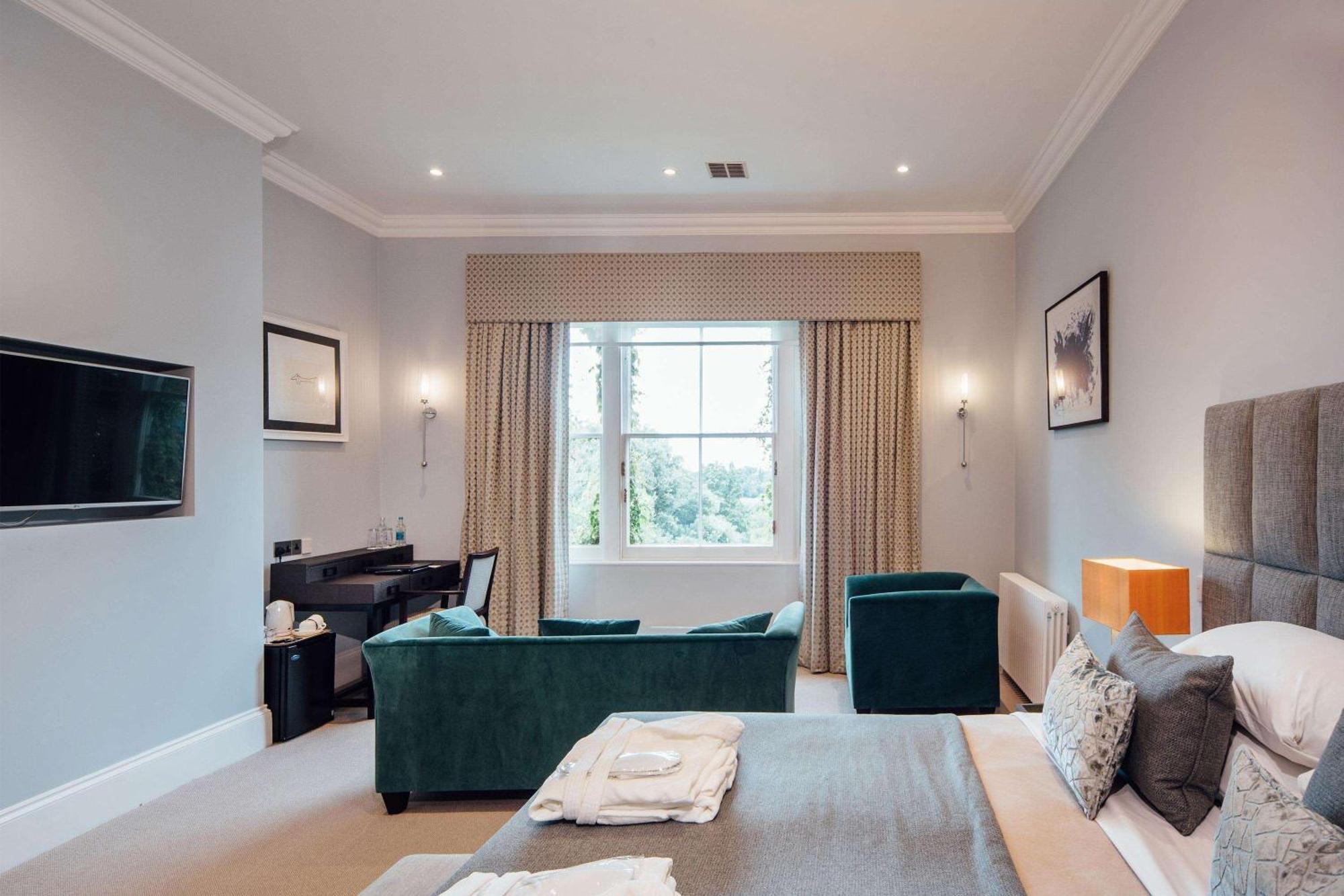 Oatlands Park Hotel Weybridge Eksteriør billede