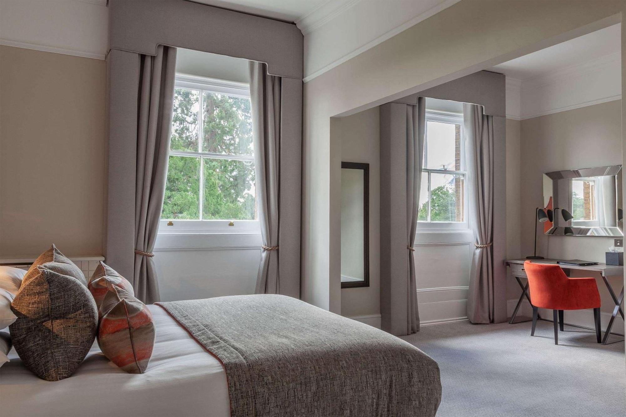 Oatlands Park Hotel Weybridge Eksteriør billede