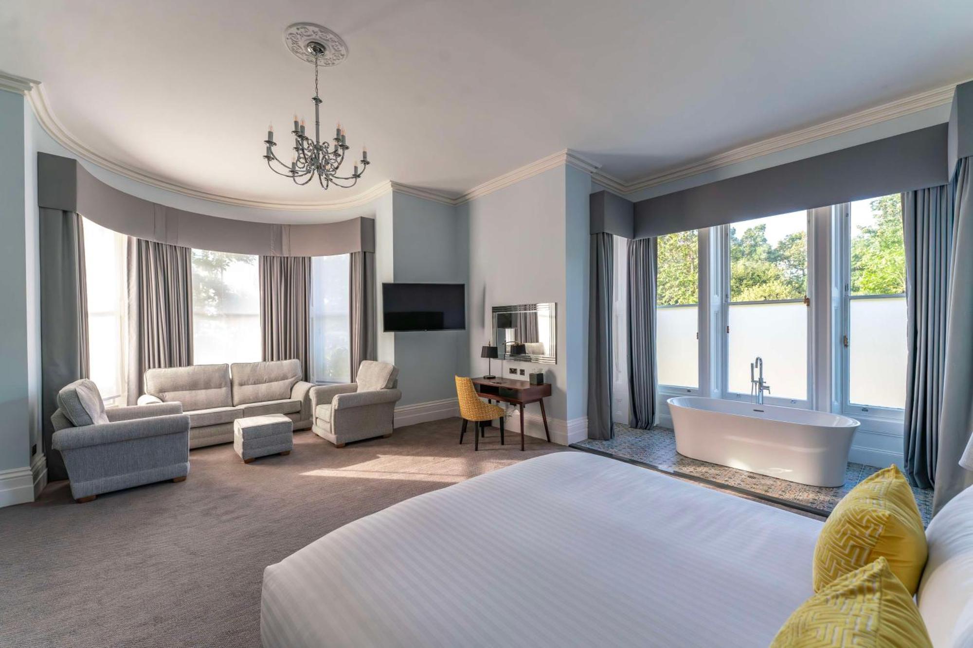 Oatlands Park Hotel Weybridge Eksteriør billede
