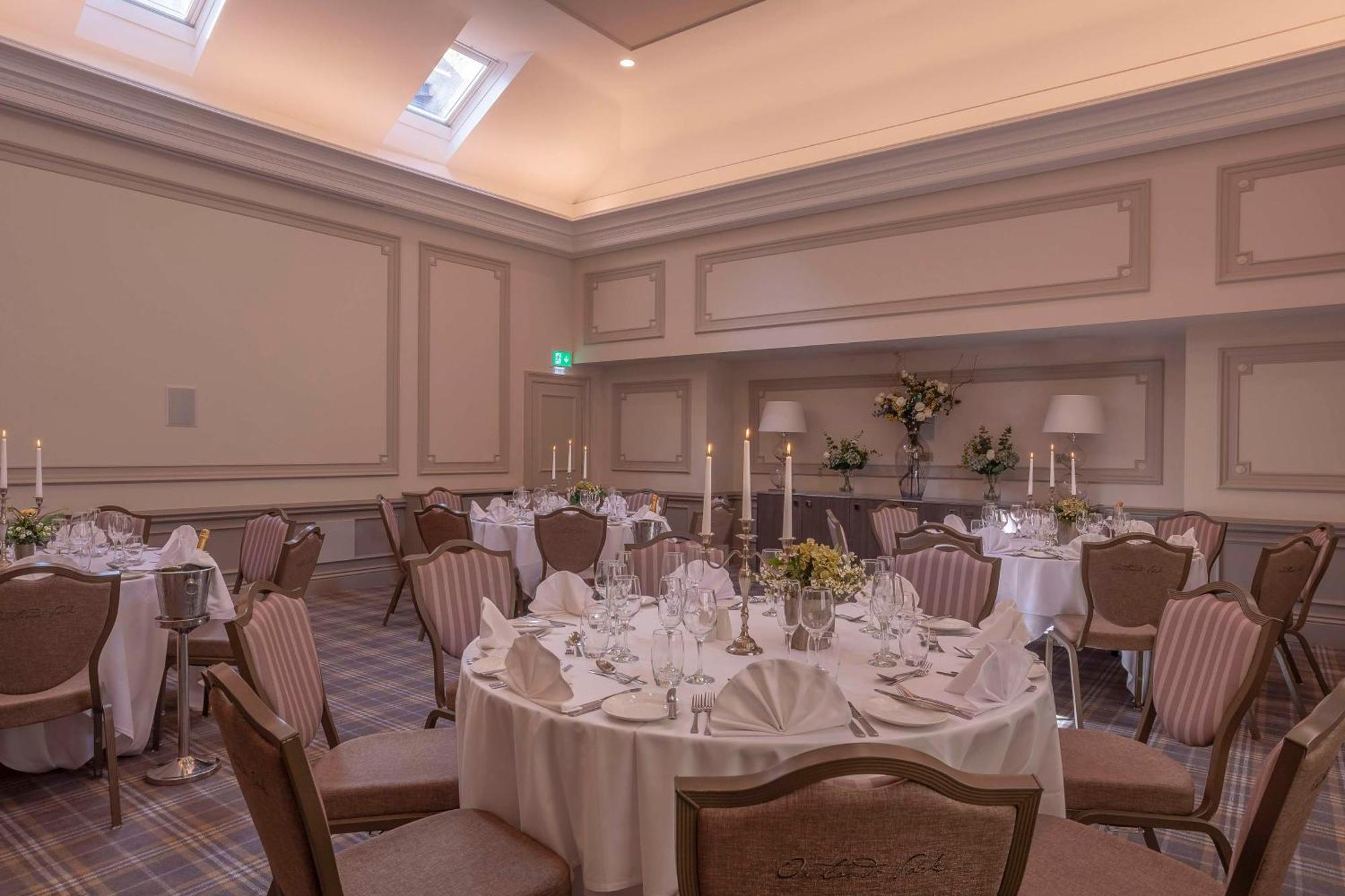 Oatlands Park Hotel Weybridge Eksteriør billede