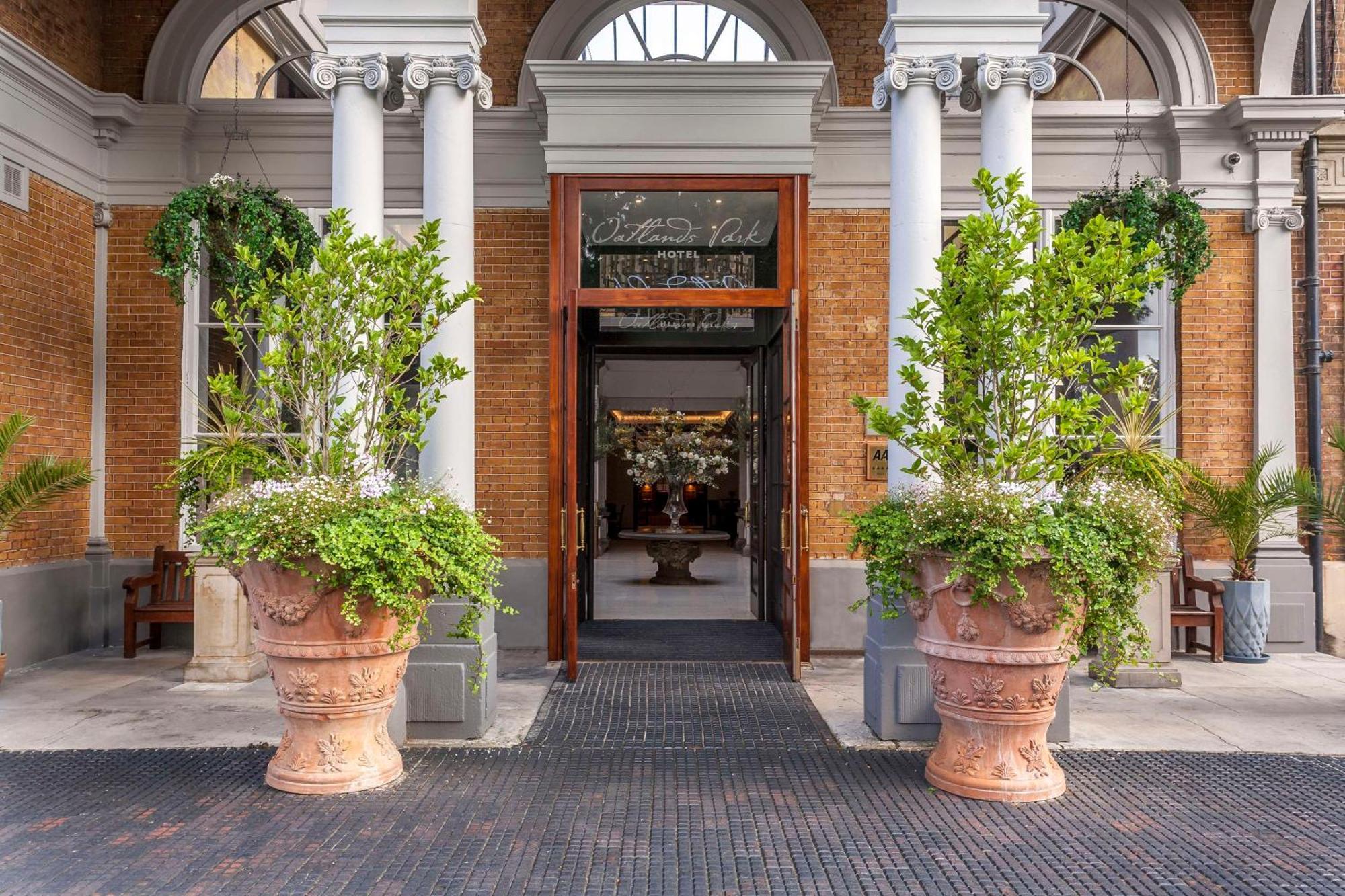 Oatlands Park Hotel Weybridge Eksteriør billede