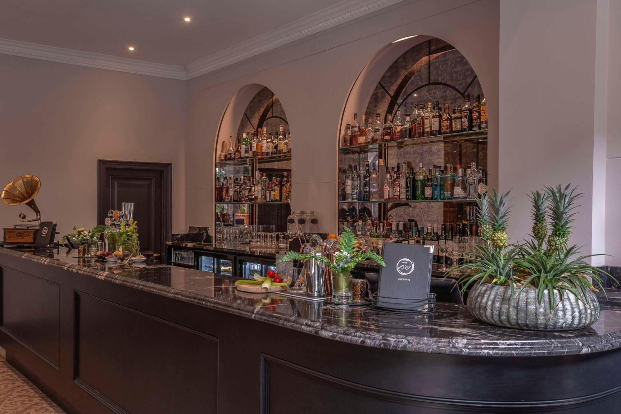 Oatlands Park Hotel Weybridge Eksteriør billede