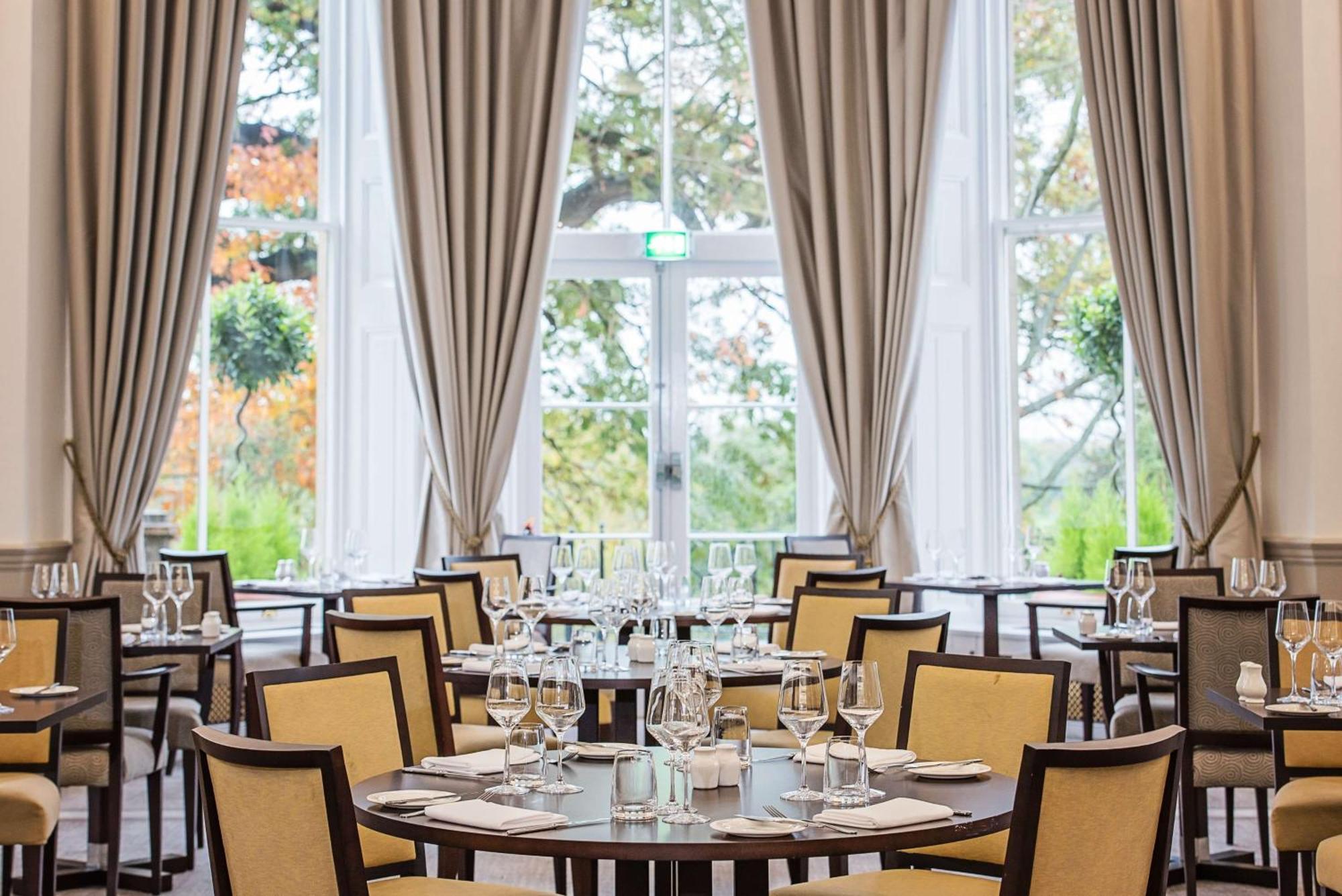 Oatlands Park Hotel Weybridge Eksteriør billede