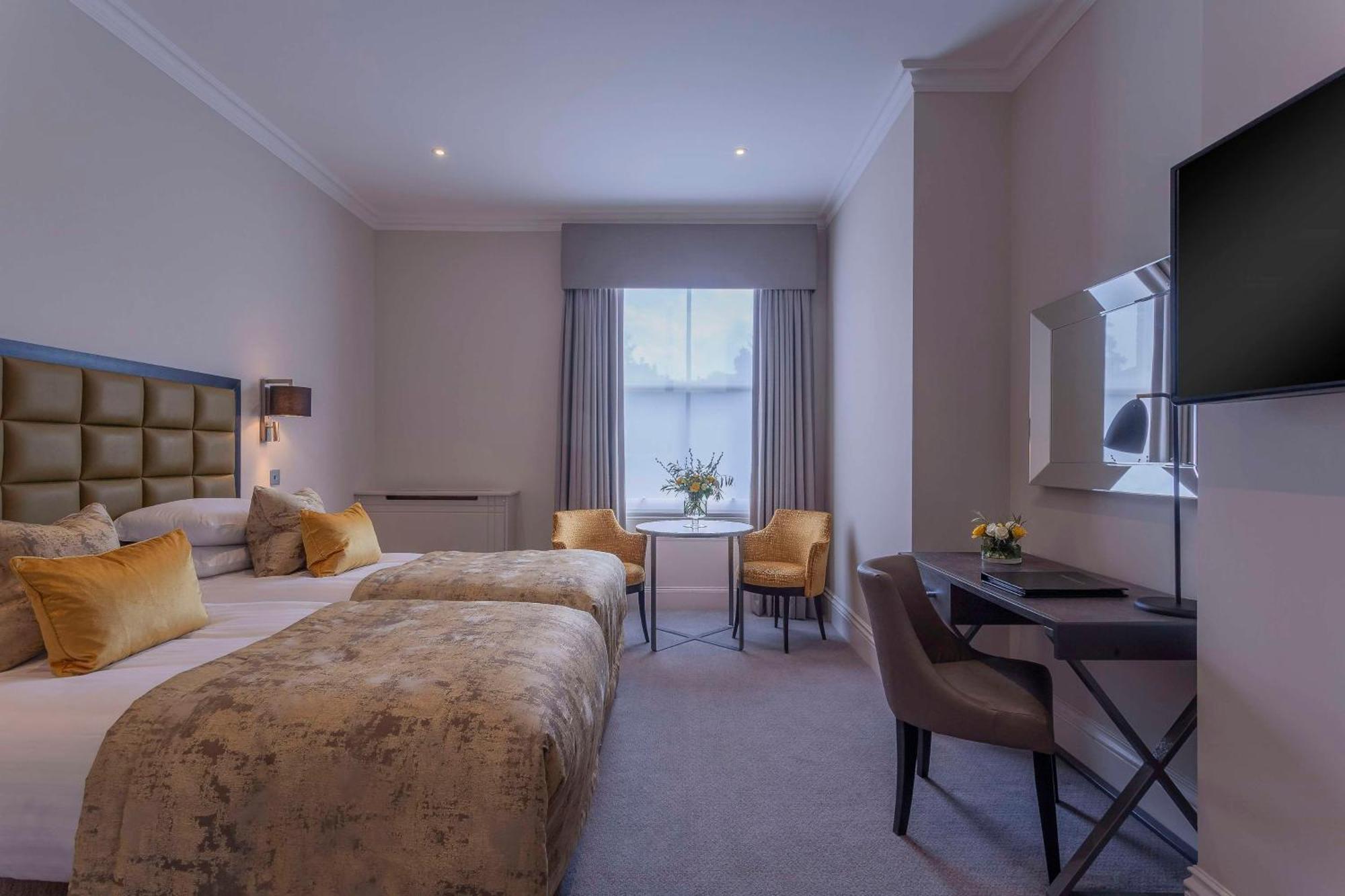 Oatlands Park Hotel Weybridge Eksteriør billede