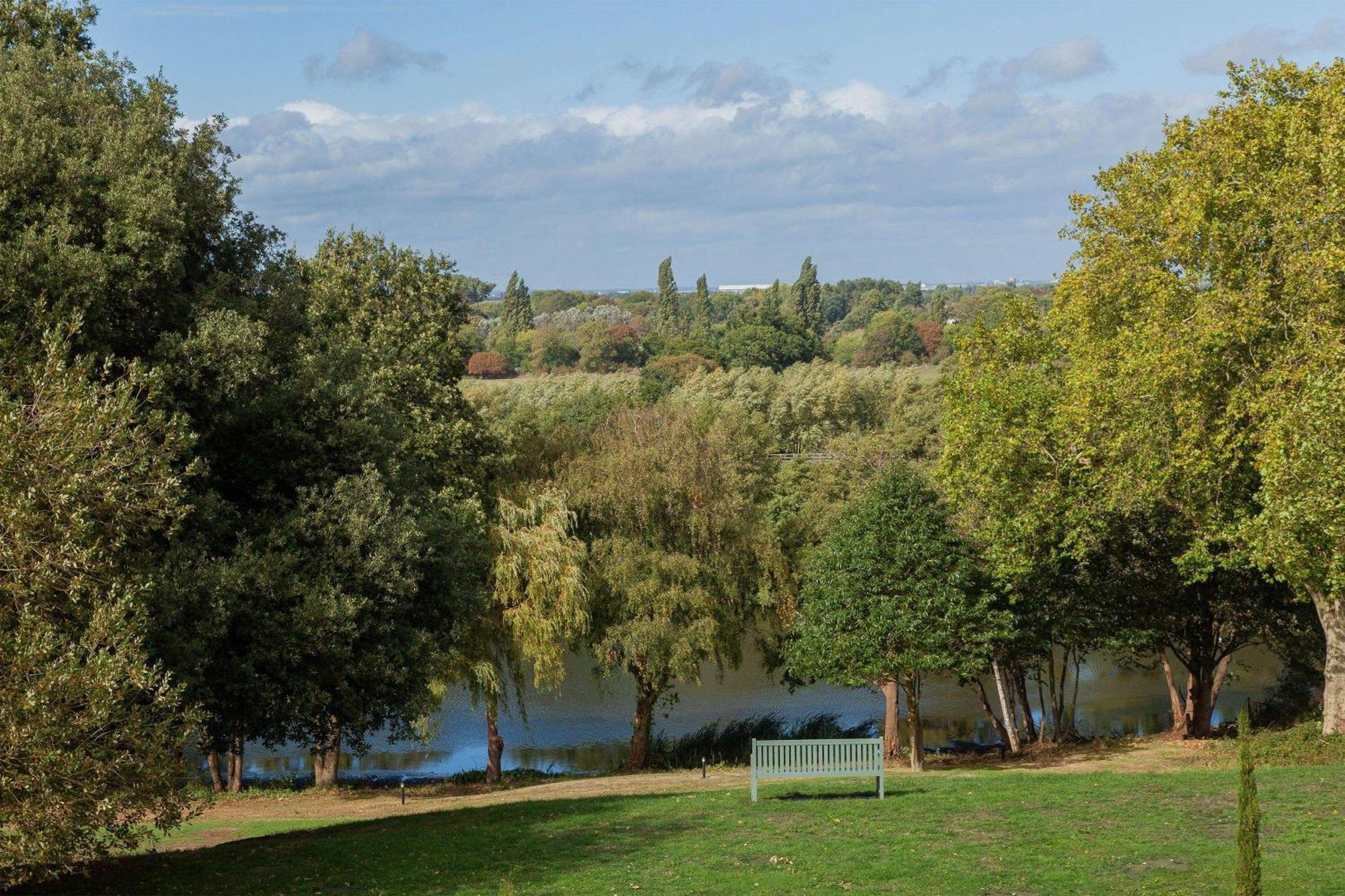 Oatlands Park Hotel Weybridge Eksteriør billede
