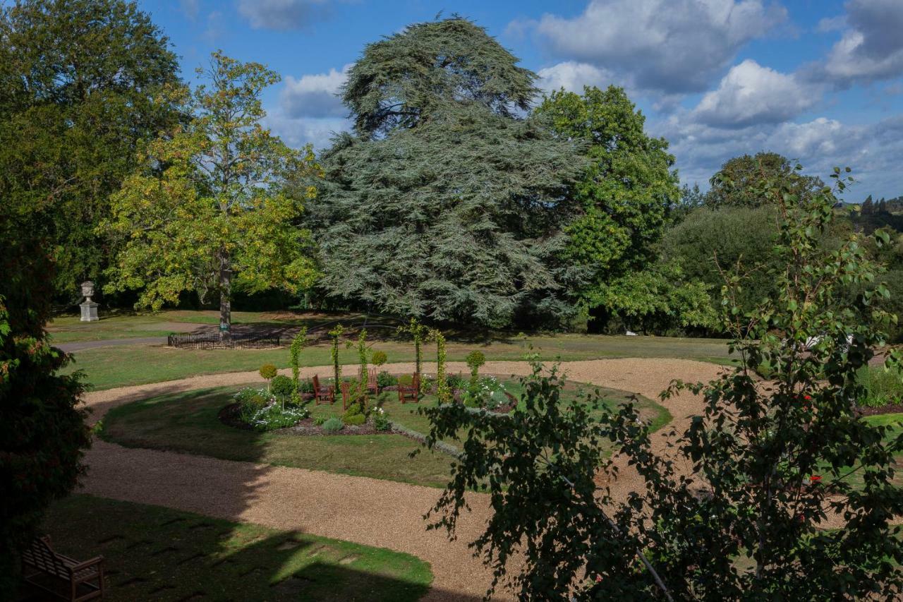 Oatlands Park Hotel Weybridge Eksteriør billede